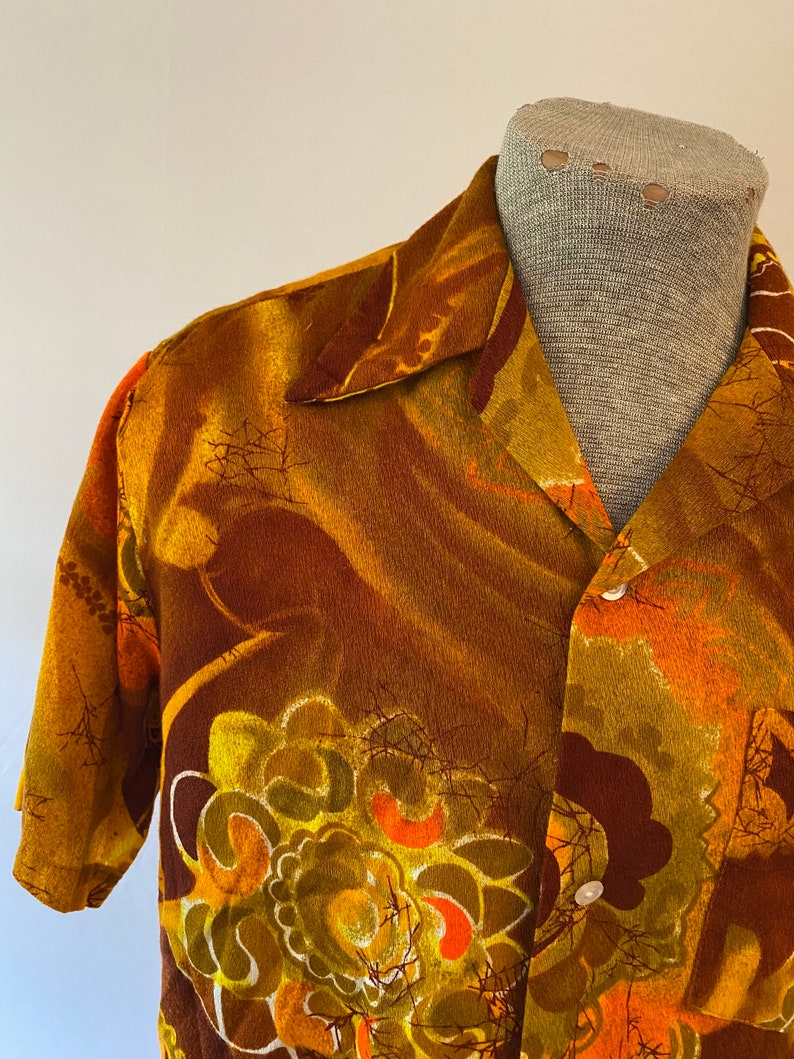 Vintage Wiki of Hawaii LTD Hawaiian Shirt. M-L. Orange, yellow, brown. Excellent condition. image 3