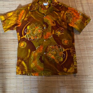 Vintage Wiki of Hawaii LTD Hawaiian Shirt. M-L. Orange, yellow, brown. Excellent condition. image 5