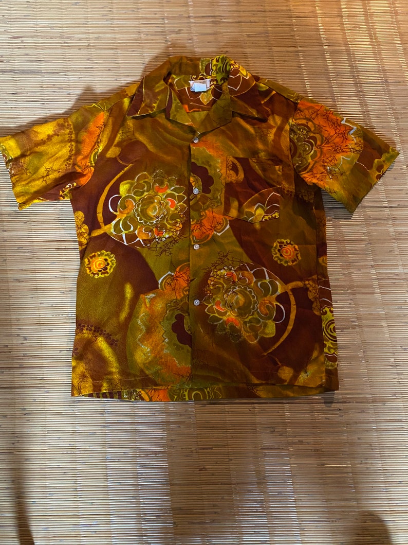 Vintage Wiki of Hawaii LTD Hawaiian Shirt. M-L. Orange, yellow, brown. Excellent condition. image 5