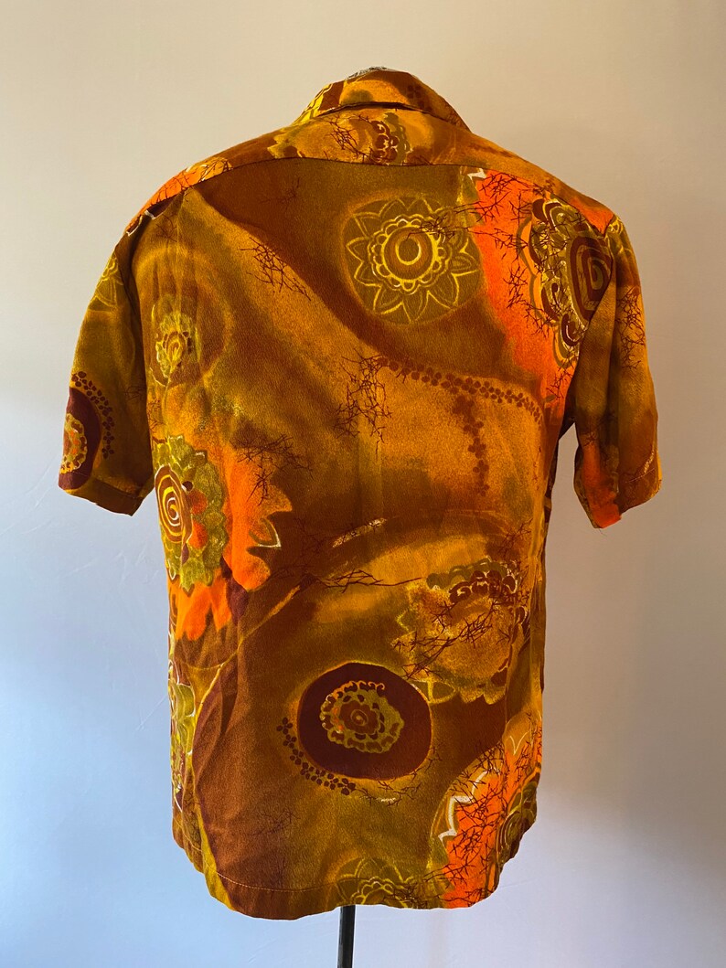 Vintage Wiki of Hawaii LTD Hawaiian Shirt. M-L. Orange, yellow, brown. Excellent condition. image 4