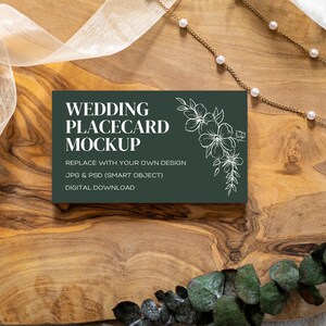 Maqueta de tarjeta de lugar de boda, diseño plano bohemio con cinta nupcial, maqueta de papelería de boda para Photoshop y Canva