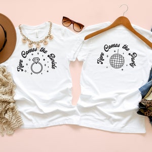 Vrijgezellenfeest SVG - Here Comes the Party Shirts SVG - Fun Bride Bachelorette Party - PNG Here Comes the Party - Retro Bach