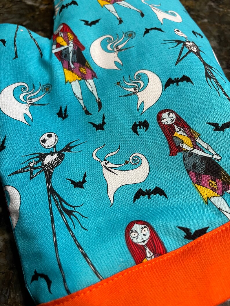 TheQuiltingPaw Jack Skellington and Sally Oven Mitt - Thumbnail 4