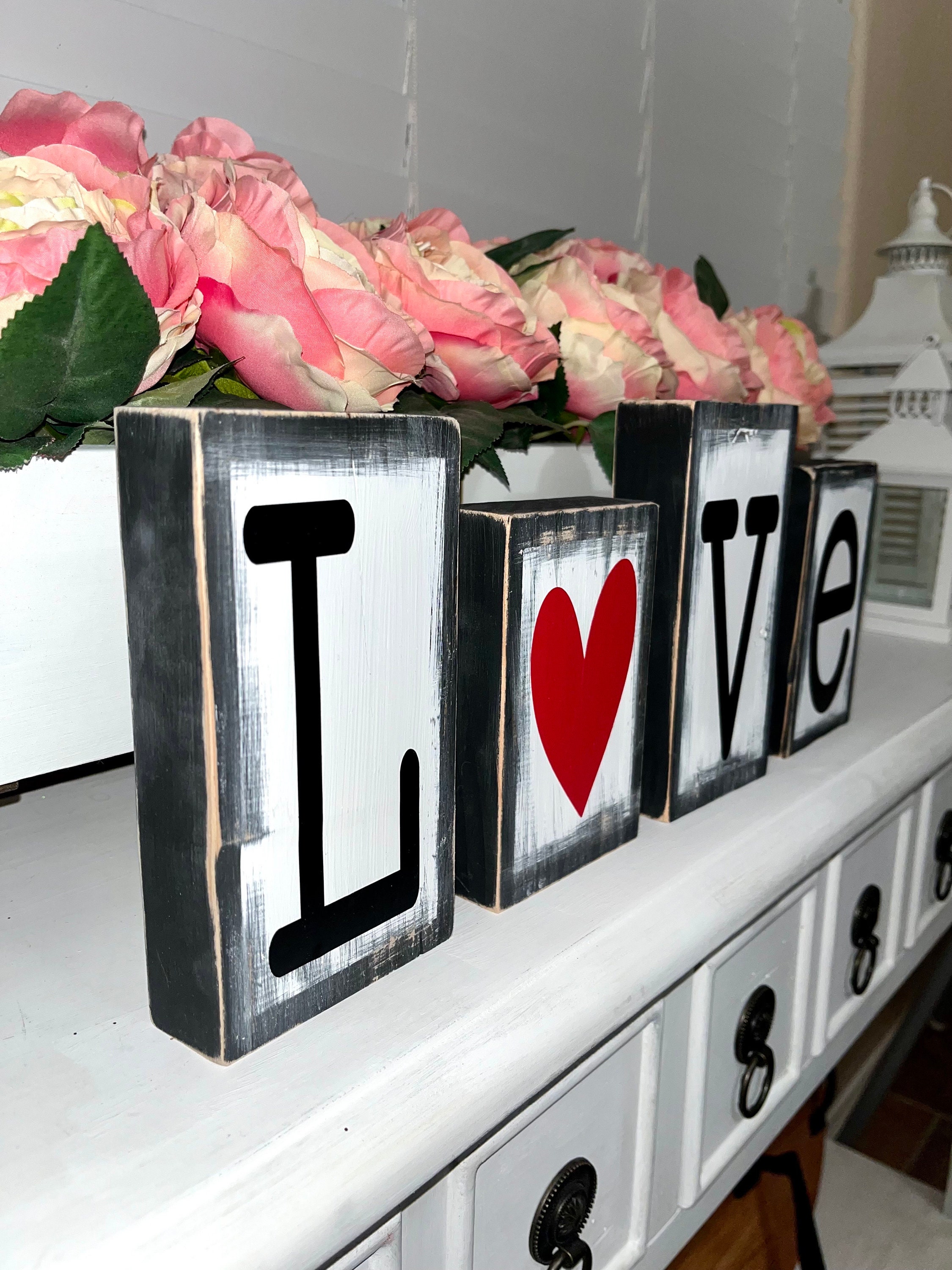 Decorazione Gnomo Reversibile Menkxi In Legno – Doppia Faccia San Valentino E San Patrizio, Con Base, 31,5x14,4 Cm, Centrotavola Festivo Per Casa