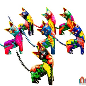 Small Cat Alebrije, Wood Carved Alebrije, Hand Painted Alebrije