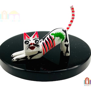 Mini White  Cat Alebrije, Wood Carved Alebrije, Hand Painted Alebrije