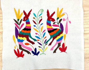 Otomi Embroidery 18" X 18", Otomi Art, Tenango de Doria Embroidery, Wall Art, Embroidered Carpet