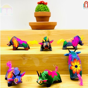 Mini Toro Alebrije, Alebrije Tallado en Madera, Alebrije Pintado a Mano
