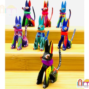 Mini Chihuahua Alebrije, Alebrije tallado en madera, Alebrije pintado a mano