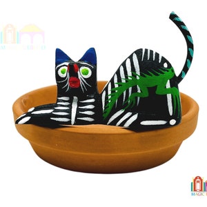 Mini Black Cat Lying Down Alebrije, Wood Carved Alebrije, Hand Painted Alebrije