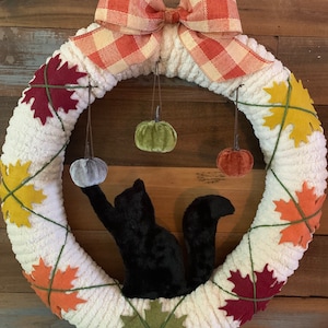Cat fall wreath. Autumn wreath.