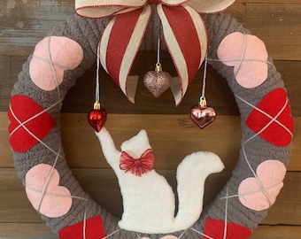 Cat Wreath. Winter cat wreath. Valentine wreath. Valentine cat wreath.