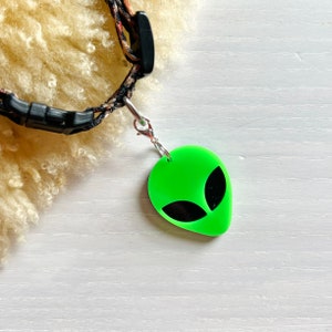 Collar Charms | "ALIEN FRIEND” | Cat and Dog Collar Charms | Pet Collar Accessories | Clip On Pet Collar Charm