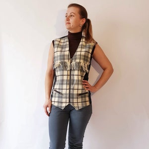 Fringe Vintage vest, country western cowboy style, zipper pockets, gray and white plaid geometric print, casual, Size Small