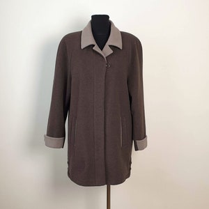 Vintage Women&#39;s Wool and Cashmere Coat Brown and Beige Color Warm Buttoned Coat size Small