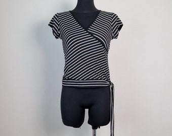 Vintage Wrap Striped Top, Women's Black and White Colour Stripes Stretchy Tank Size Medium-Large