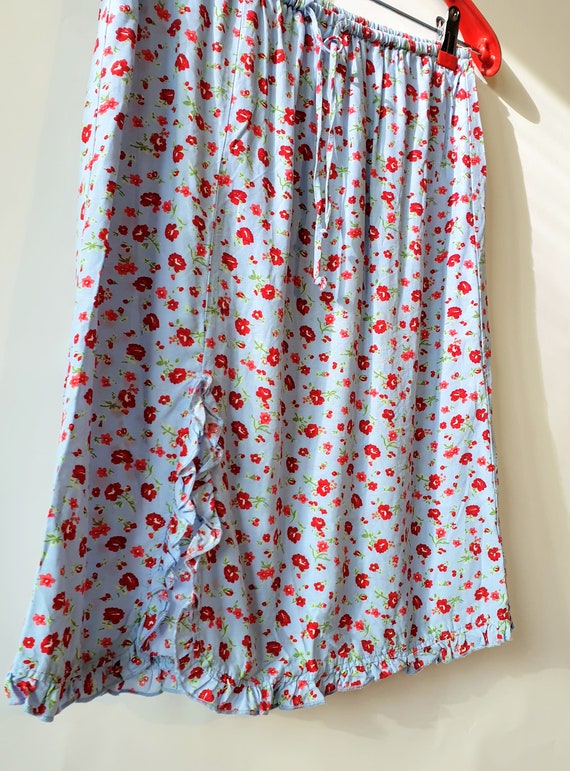 Vintage Womens Floral Print Skirt Sky Blue and Re… - image 2