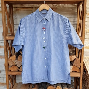 Vintage Blue and White Gingham Plaid Shirt Dirndl Trachten Womens Blouse with Side Splits Shoulder Pads Short Sleeve Button Up L size