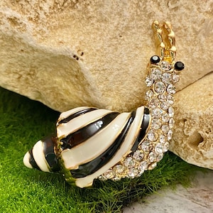 Black and White Striped Enamel & Rhinestone Shimmering Cute Snail Slug Insect Shell Pin Brooch Jewelry Gift A1955