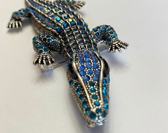 BIG Statement Silver-tone Oversize Dark and Light Blue  Rhinestone Alligator Crocodile Bendable Body Statement Brooch/Pendant Pin A2040