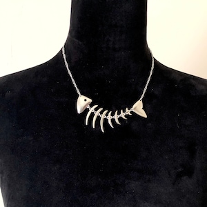 Large Silver-tone Fish Bone Fish Skeleton Adjustable Necklace Beach Sand Sun Summer Jewelry A1577