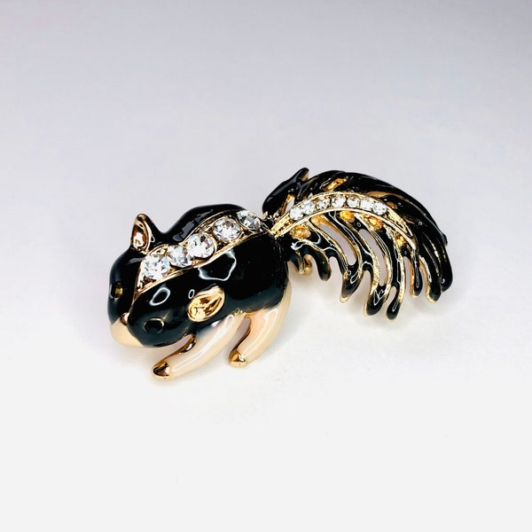 Adorable Sparkly Black & White Skunk Little Stinker Woodland Animal Pet Brooch Enamel Pin Jewelry A979