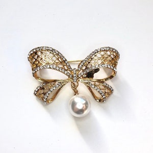 Gold-tone Rhinestone Metal Bow with Dangle Drop Faux Pearl Brooch Lapel Pin Jewelry A1239