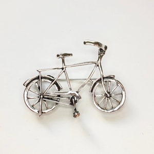 Adorable Silver-tone Vintage Bicycle Bike Retro Brooch Pin A1278X