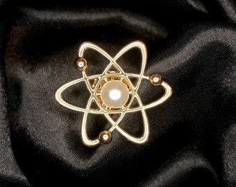 Atom with Faux Pearl Science Physics STEM STEAM Molecule Pin Brooch Jewelry A1869