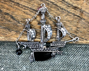 Silvertone Pirate Ship Boat Vessel Dragon Rhinestone Brooch  Pin Jewelry A275