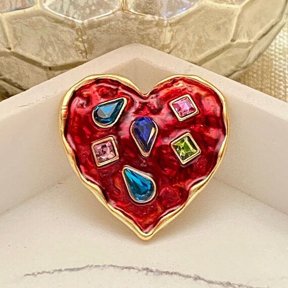 Love brooch deals