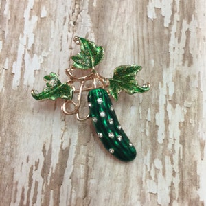 Green Rhinestone Cucumber Brooch Enamel Pin Garden Pickle Lover Keto Gift Farmer Farm Vegetable Natural Food A21