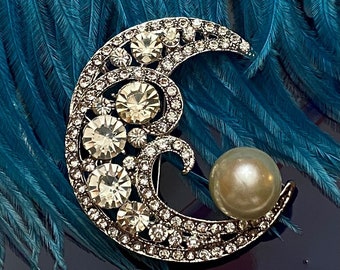 Shimmering Moon & Faux Pearl Rhinestone Brooch Lapel Pin Jewelry Celestial Goddess Night Sky Star Gazing A154