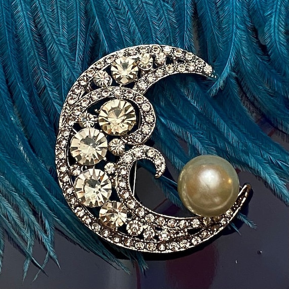 Shimmering Moon Faux Pearl Rhinestone Brooch Lapel Pin Jewelry