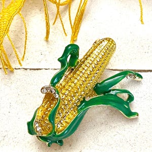 Yellow Corn Vegetable Urban Farmer Vegetarian Green Enamel Leaves Brooch Enamel Pin Garden Iowa Lover Gift A170