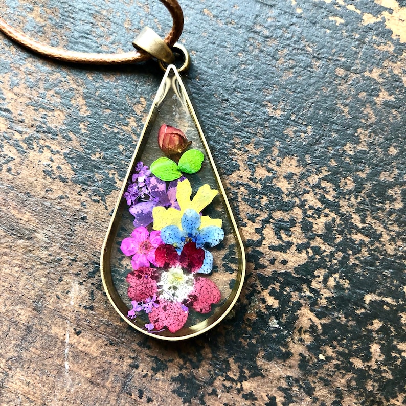 Real Pressed Flowers Tear Drop Pendant on Leather Cord Necklace Jewelry Gift A66