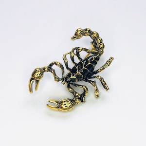 Realistic Gold-tone Shimming Brown Enamel Scorpion Animal  Brooch Pin Jewelry A911
