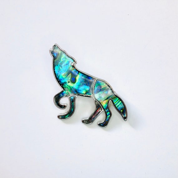 Silver-tone Faux Shell Howling Wolf Animal Brooch… - image 1