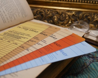Ouderwetse vintage bladwijzer voor openbare bibliotheken