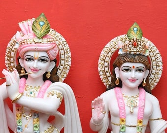 Estatua de Radha Krishna