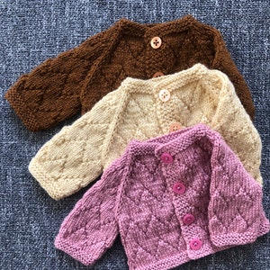 Strickjacke für Puppengröße 33 cm