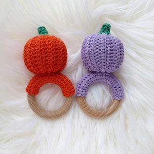 Crochet rattle Halloween pumpkin for baby girl or boy cute Fall gift for new niece or nephew Thanksgiving baby gift