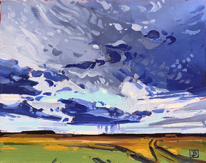 Op de afbeelding: Origineel olieverfschilderij van een dramatische lucht vol donkerblauwe en grijze wolken. Het landschap beneden toont een veld van groen en geel met een zandweg die naar de horizon leidt. Het kunstwerk is rechtsonder gesigneerd.