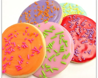 Simple Round Sugar Cookies Rainbow Iced Decorated Sugar Cookies with Sprinkles