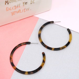 Resin Hoop Earring, Simple Large Hoop Earring, Circle Earring, Acetate Earring, Statement earring, Gift For Her, Tortoise 50mm Hoops