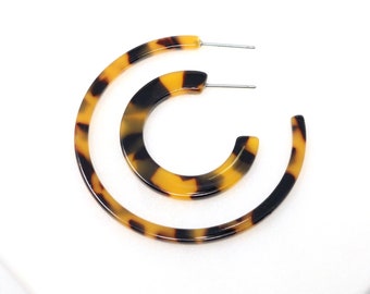 Oorbellen met schildpadmotief van hars, ronde statement sieraden, set bruine hars oorringen, 50 mm, 30 mm ringen