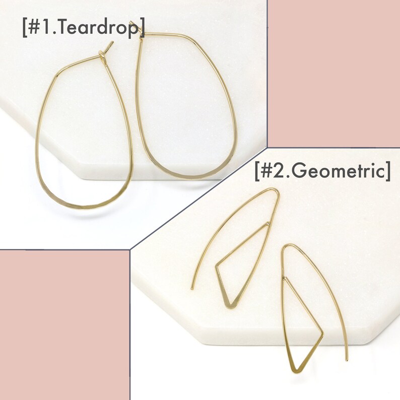 K&ouml;nnte beinhalten: Zwei Paar goldene Ohrringe. Das erste Paar ist tropfenf&ouml;rmig und das zweite Paar ist geometrisch. Die Ohrringe liegen auf einer wei&szlig;en Oberfl&auml;che. [#1.Teardrop] [#2.Geometric]