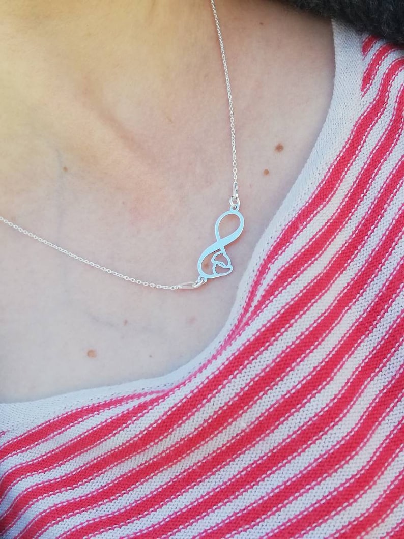 Baby birt gift for mommy Baby feet necklace Expected baby gift Necklace for mom Pregnancy gift idea Wish baby gift Baby shower gift