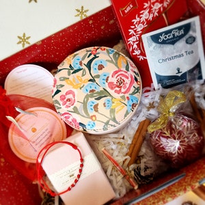 女性、姉妹、娘、友人へのクリスマスギフトボックス。ホリデーシーズンにぴったりのオールインワンバスケット。お母さんへのクリスマスプレゼント。すぐに発送できる旅行用ジュエリーボックス