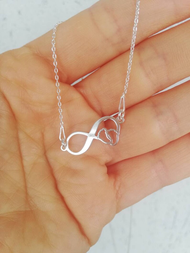 Baby birt gift for mommy Baby feet necklace Expected baby gift Necklace for mom Pregnancy gift idea Wish baby gift Baby shower gift